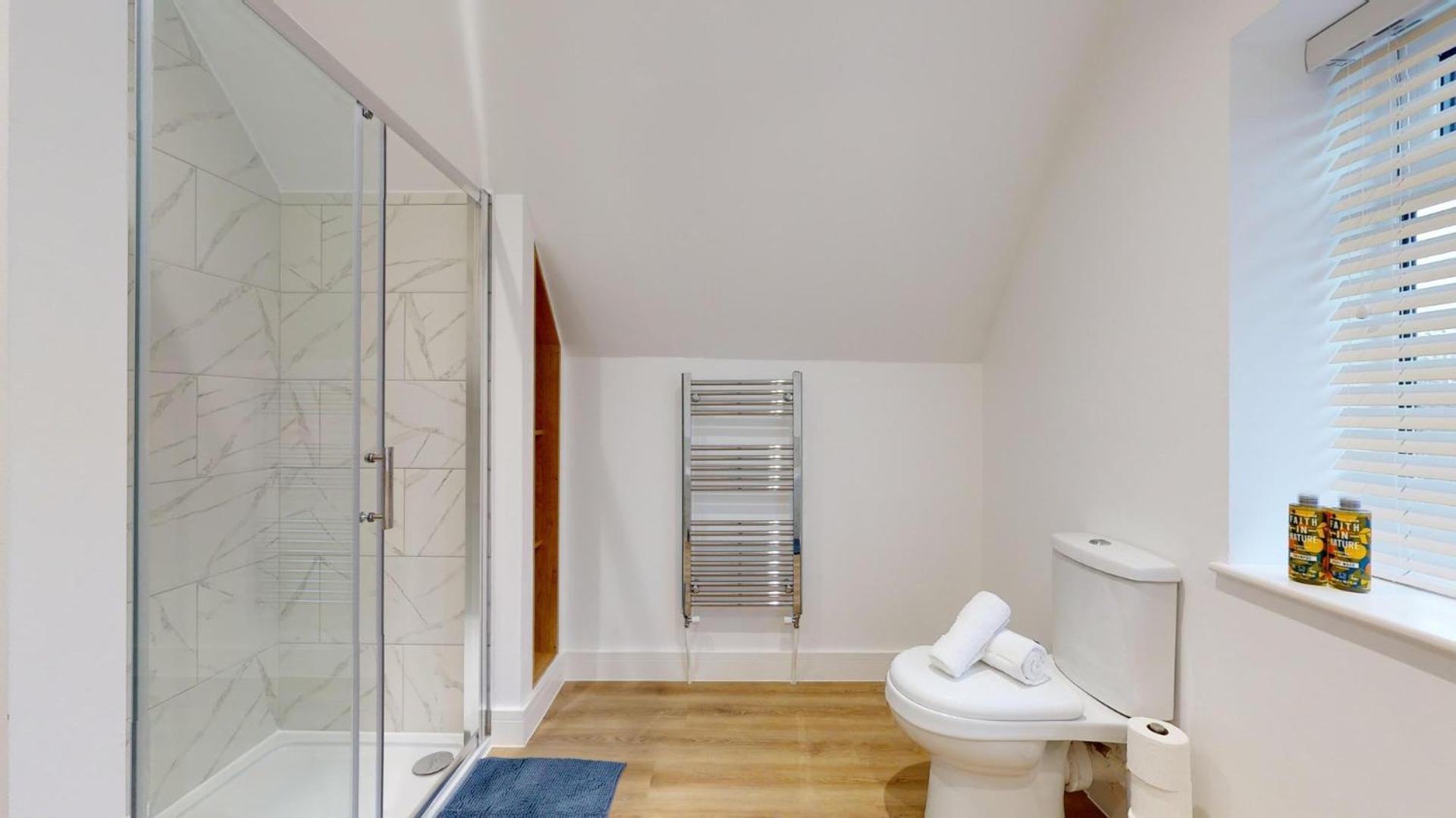 Impressive Two Bedroom | Wifi Cardiff Luaran gambar